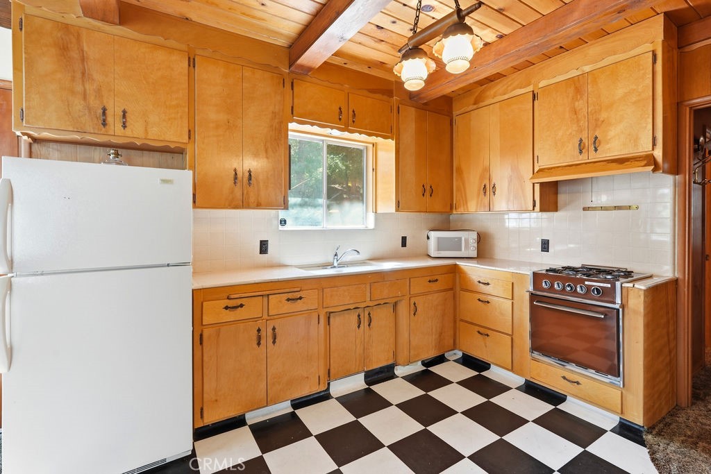 26408 Lake Forest Drive Property Photo 16
