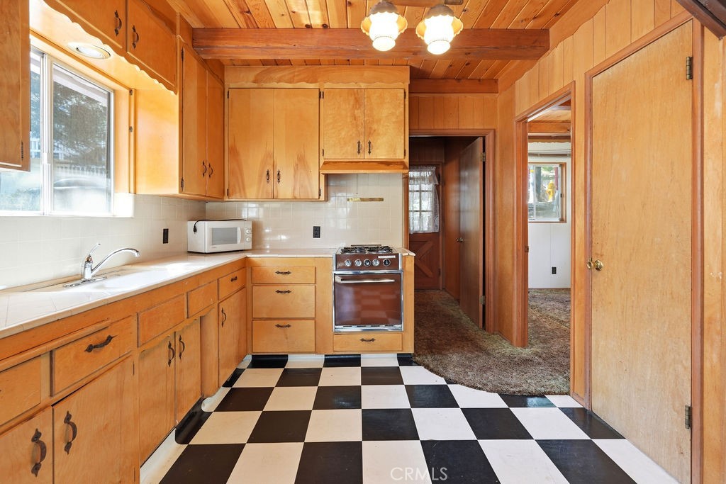26408 Lake Forest Drive Property Photo 24