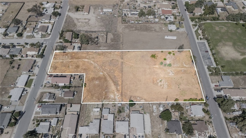 1130 E George Property Photo 2
