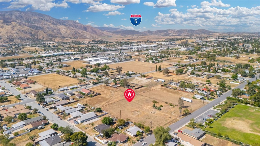 1130 E George Property Photo 6