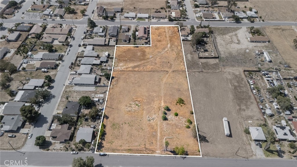 1130 E George Property Photo 8