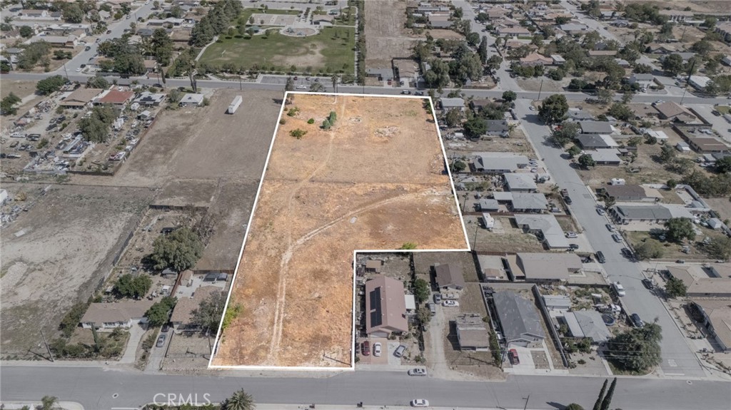 1130 E George Property Photo 12
