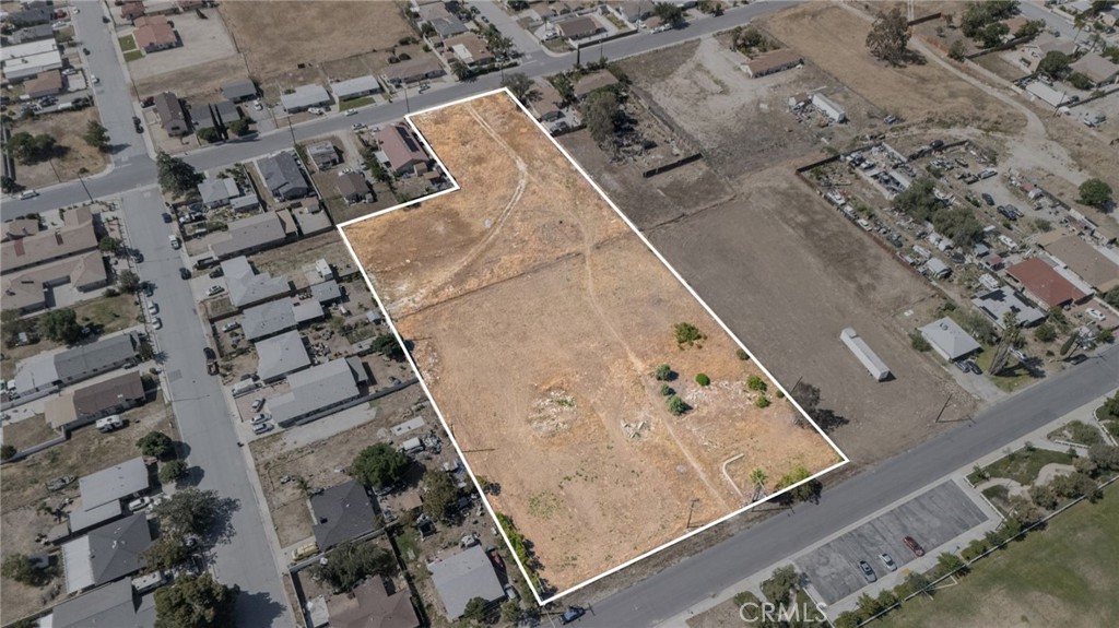 1130 E George Property Photo 14