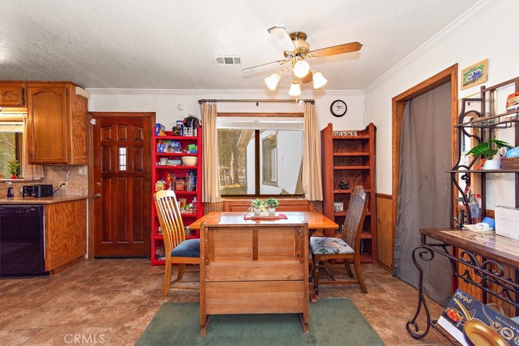 332 W Meadow Property Photo 5