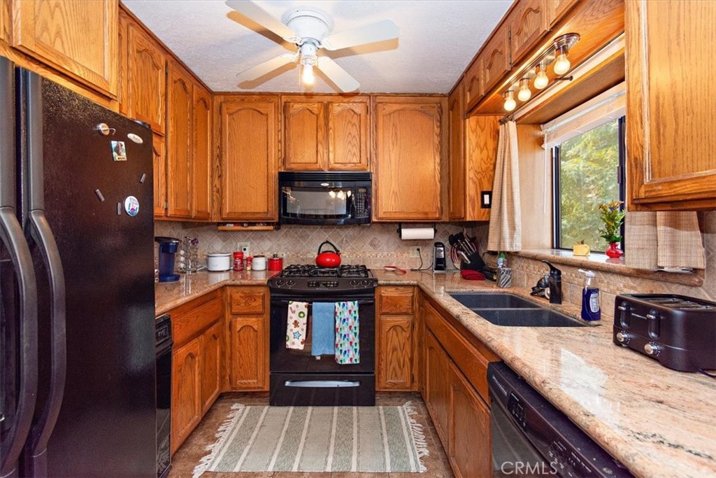332 W Meadow Property Photo 6
