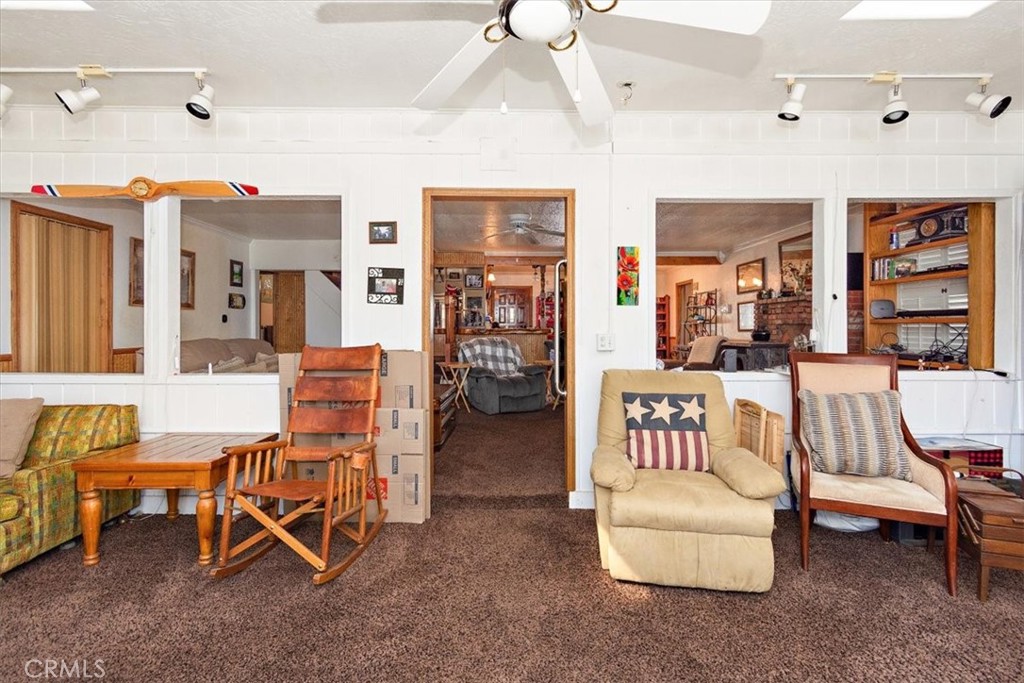 332 W Meadow Property Photo 9