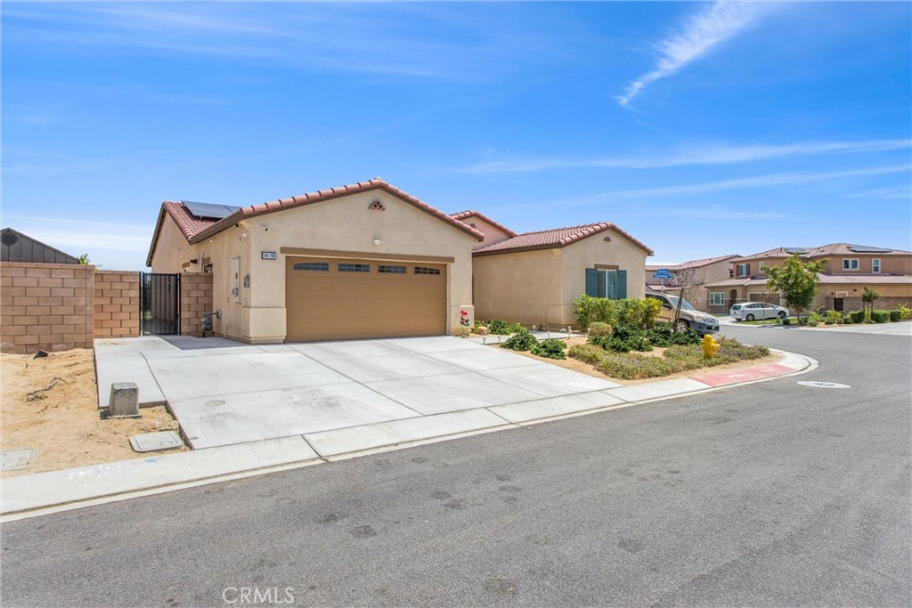 44748 Domaine Way Property Photo 4