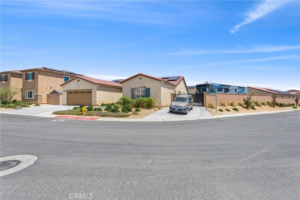 44748 Domaine Way Property Photo 6
