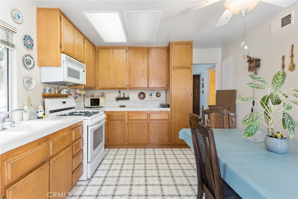 6058 Inverness Property Photo 5