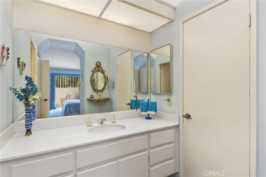 6058 Inverness Property Photo 11