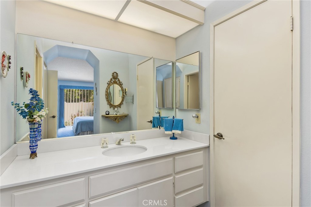 6058 Inverness Property Photo 16