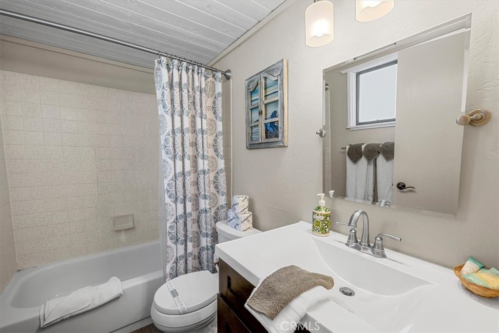 42944 Monterey Property Photo 16