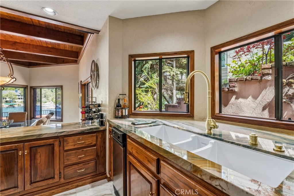 27563 West Shore Road Property Photo 9