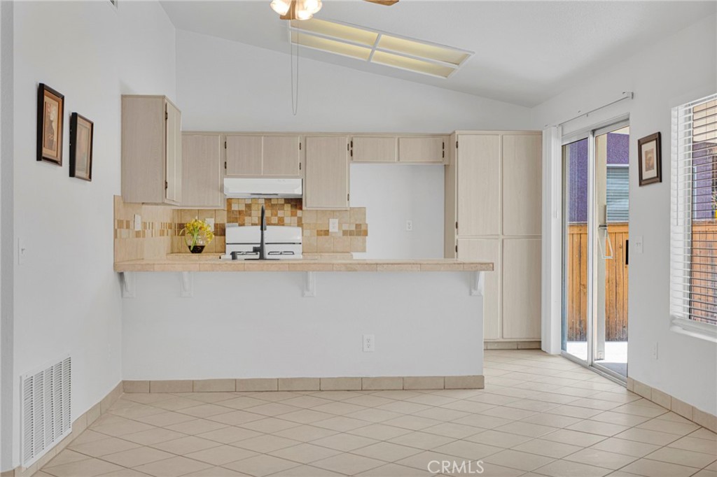 15036 Milford Property Photo 11