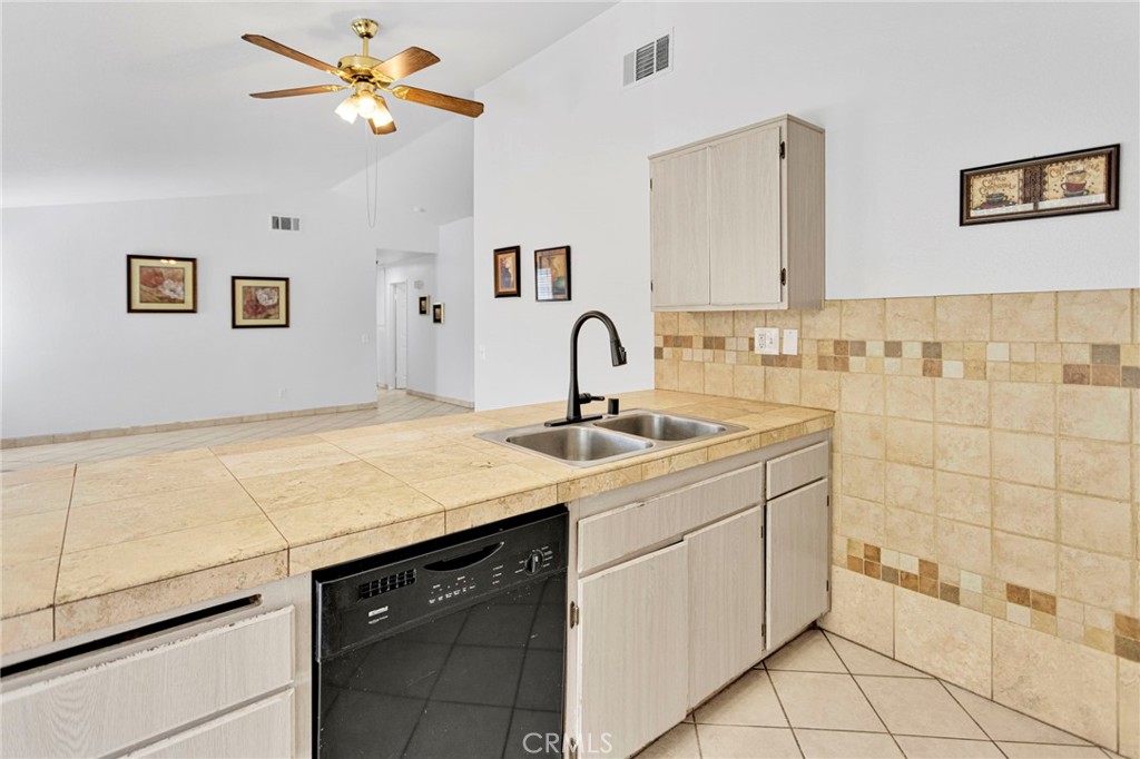 15036 Milford Property Photo 16