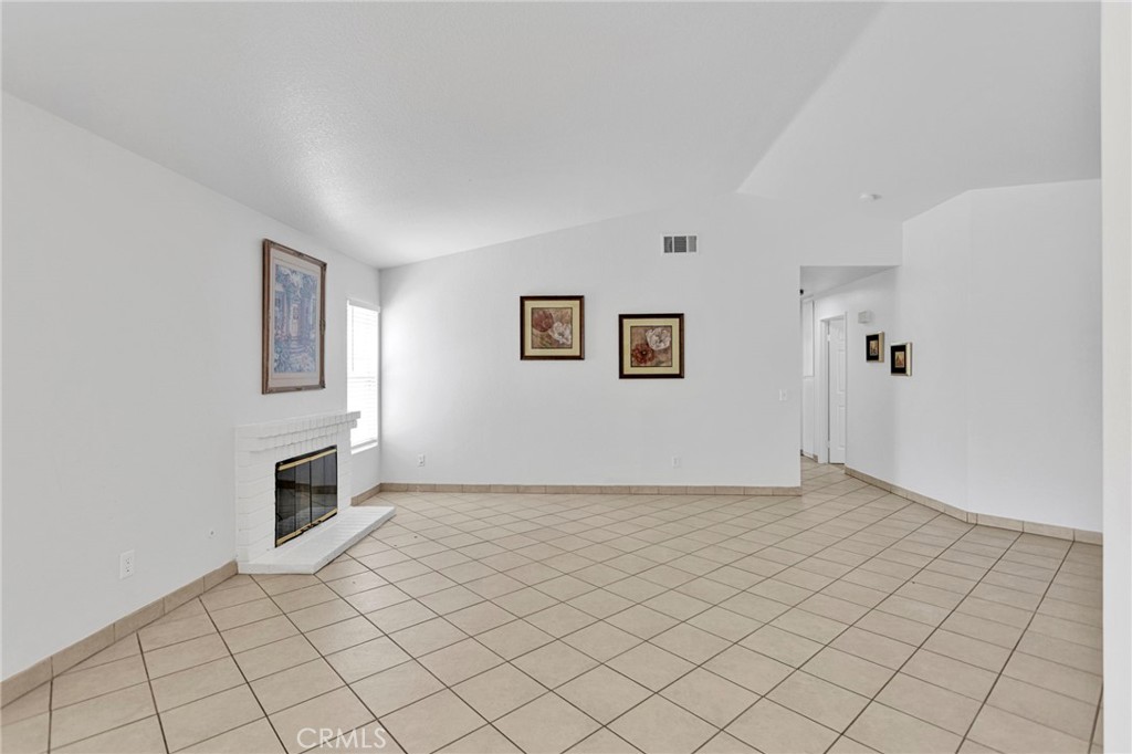 15036 Milford Property Photo 17