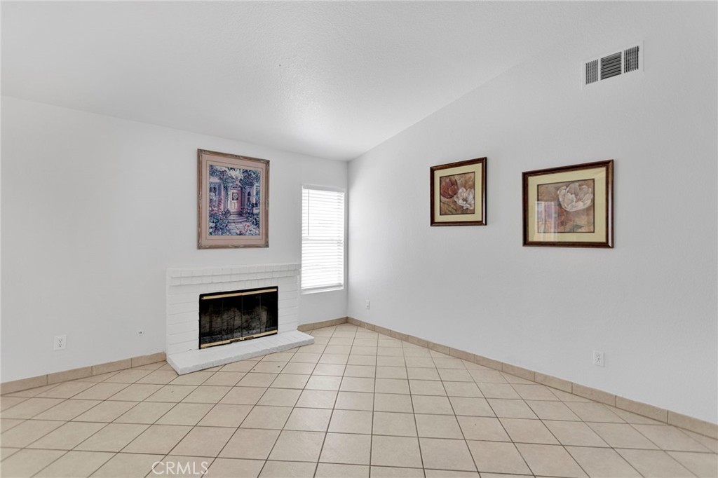 15036 Milford Property Photo 19