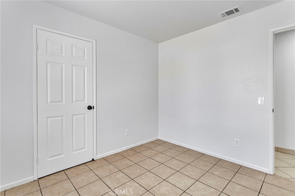 15036 Milford Property Photo 23