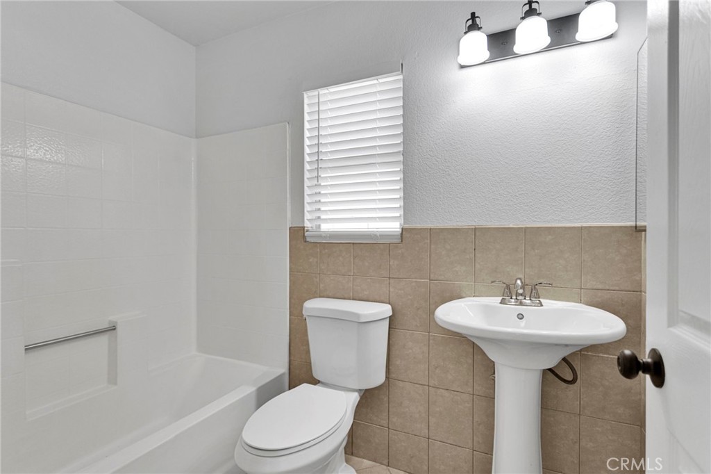 15036 Milford Property Photo 28