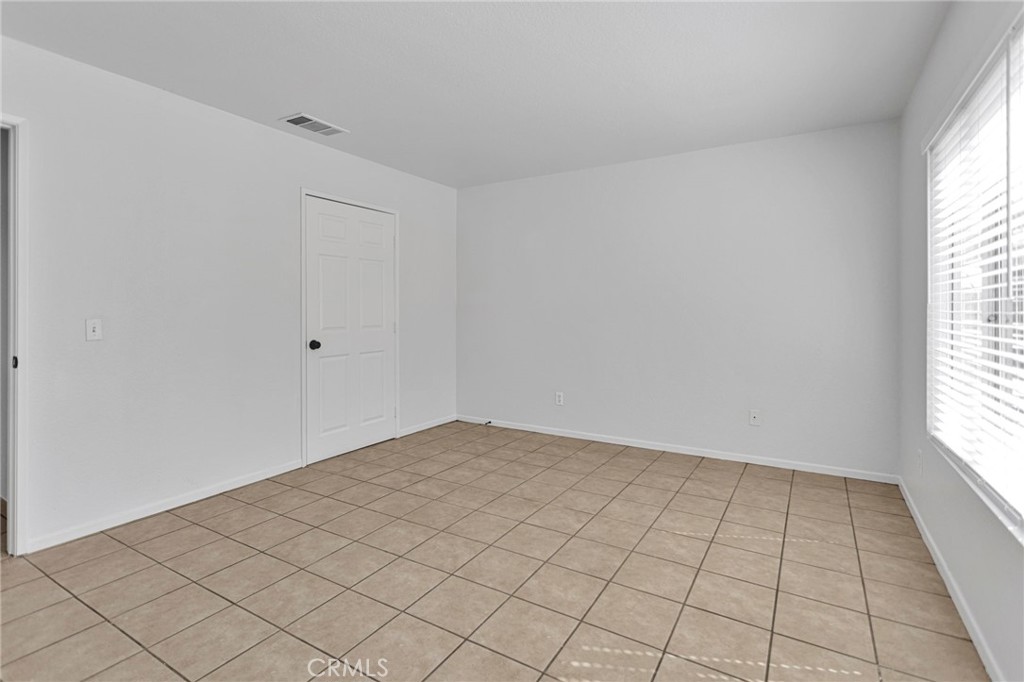 15036 Milford Property Photo 31