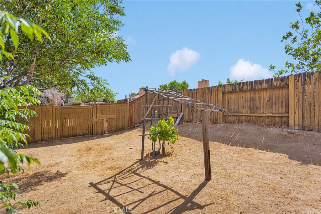 15036 Milford Property Photo 45
