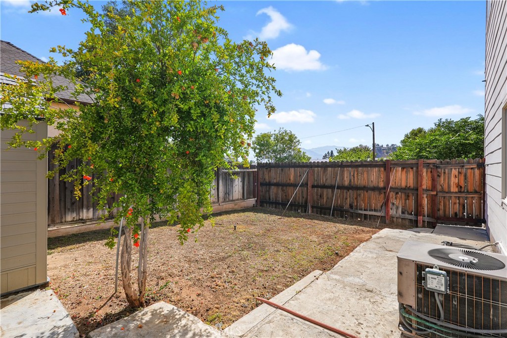 1212 W Pottery Property Photo 7