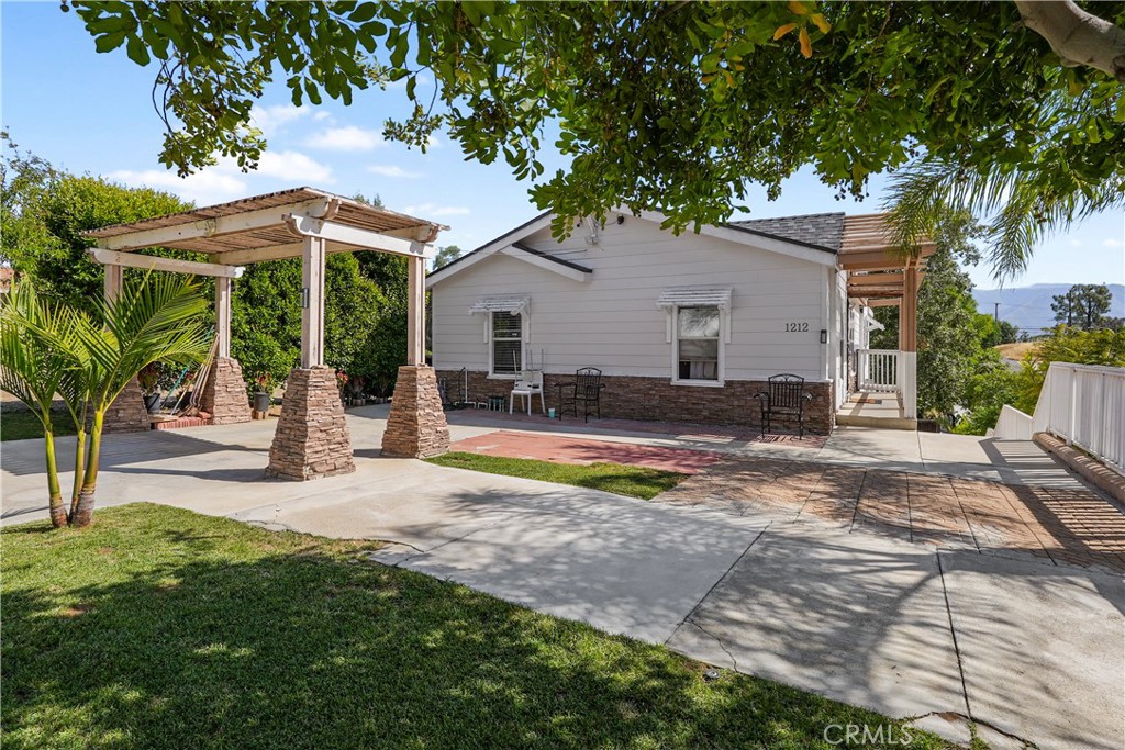 1212 W Pottery Property Photo 17