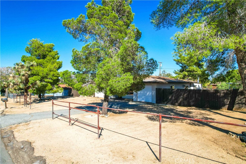7453 Condalia Avenue Property Photo 6