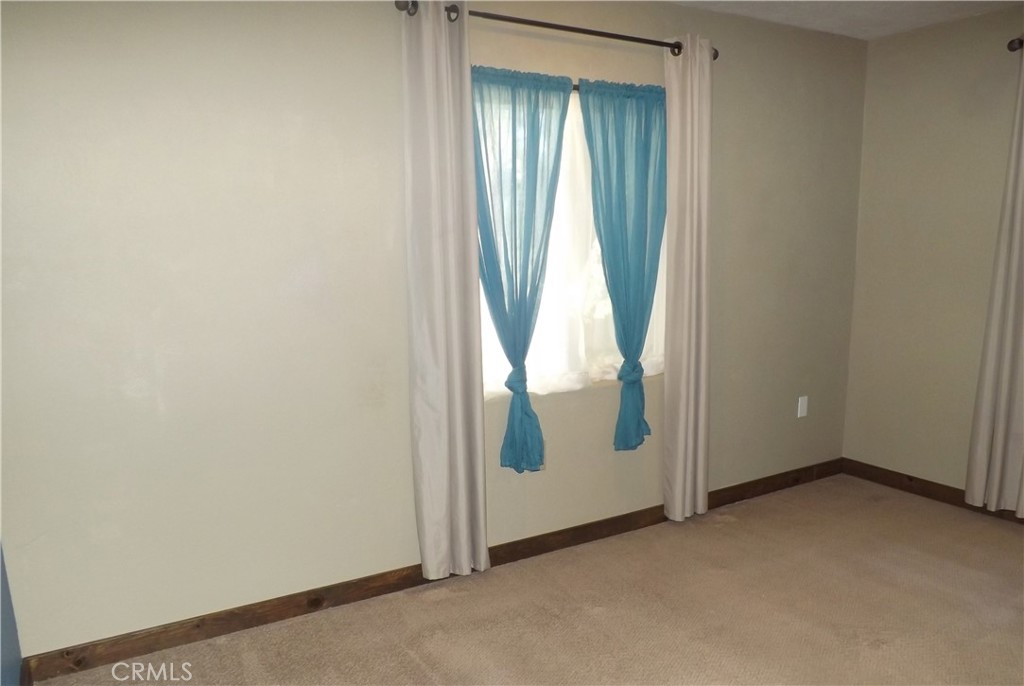 590 Lanes End Property Photo 11