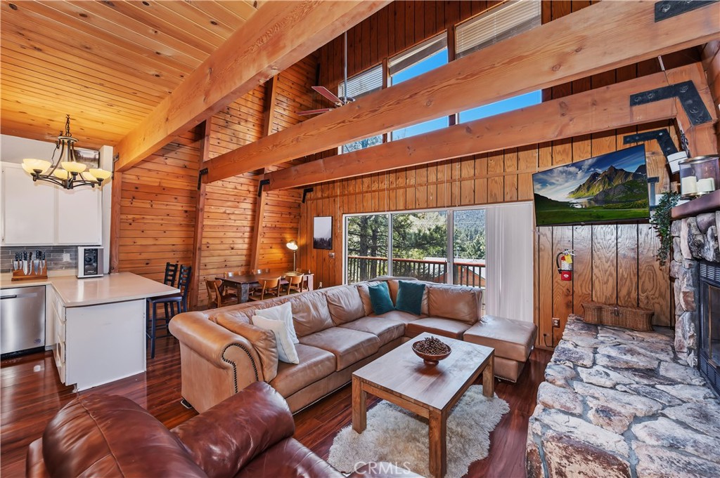 1100 Cedar Mountain Property Photo 5