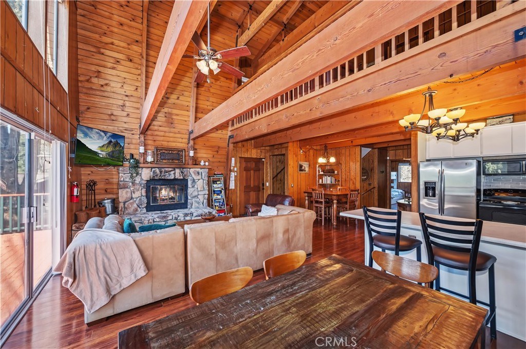 1100 Cedar Mountain Property Photo 9