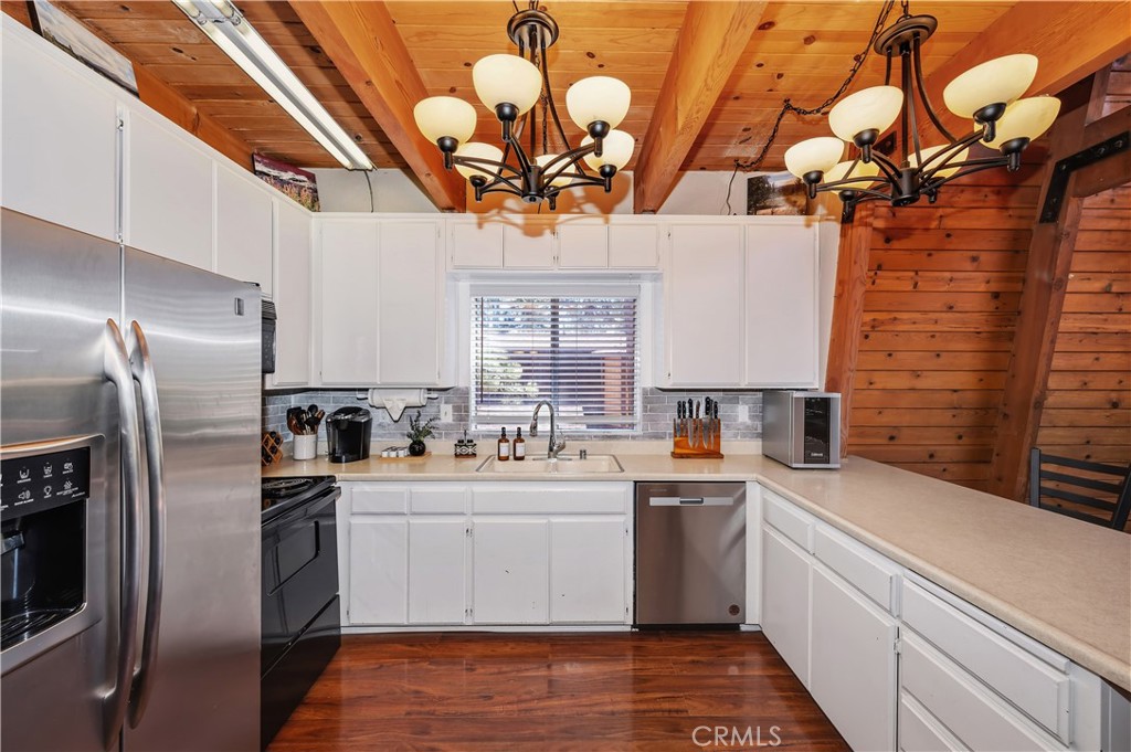 1100 Cedar Mountain Property Photo 11