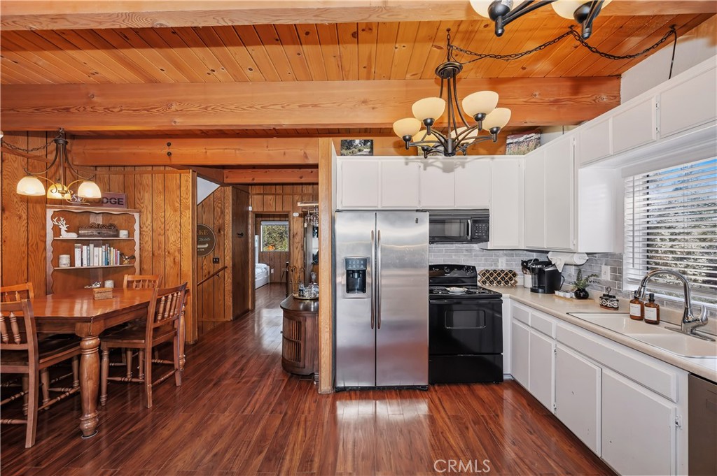 1100 Cedar Mountain Property Photo 12