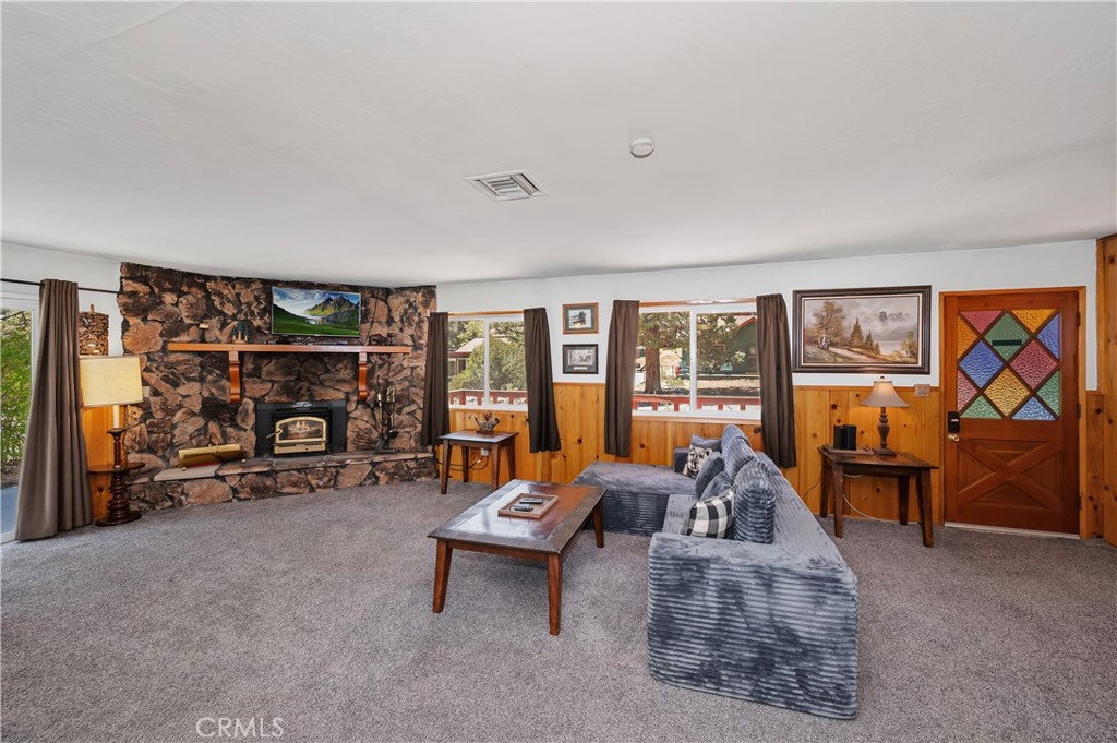 1099 Canyon Property Photo 8