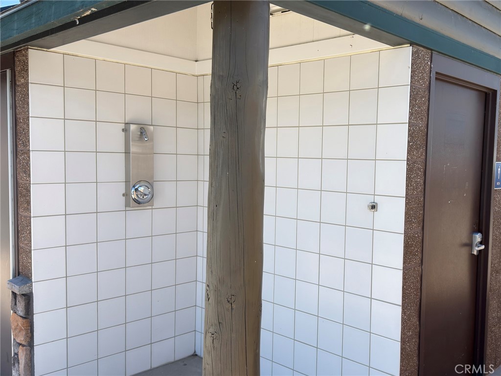 400 Pine Knot Blvd. E-27 Property Photo 23