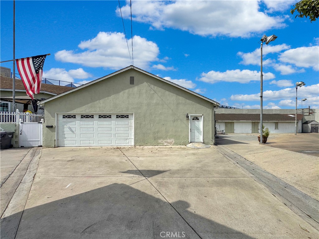 7736 Sugar Drive Property Photo 2