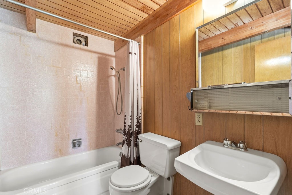 997 Berne Property Photo 9