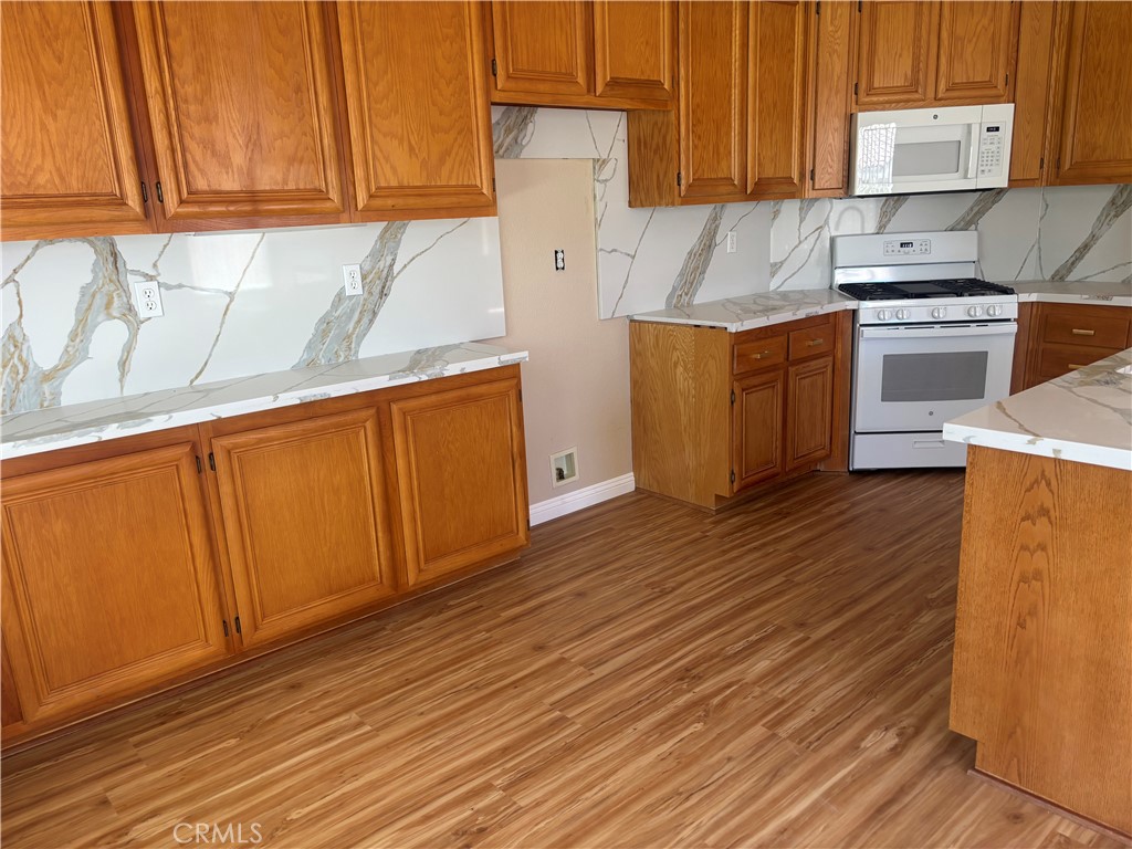 4913 Singing Hills Property Photo 12