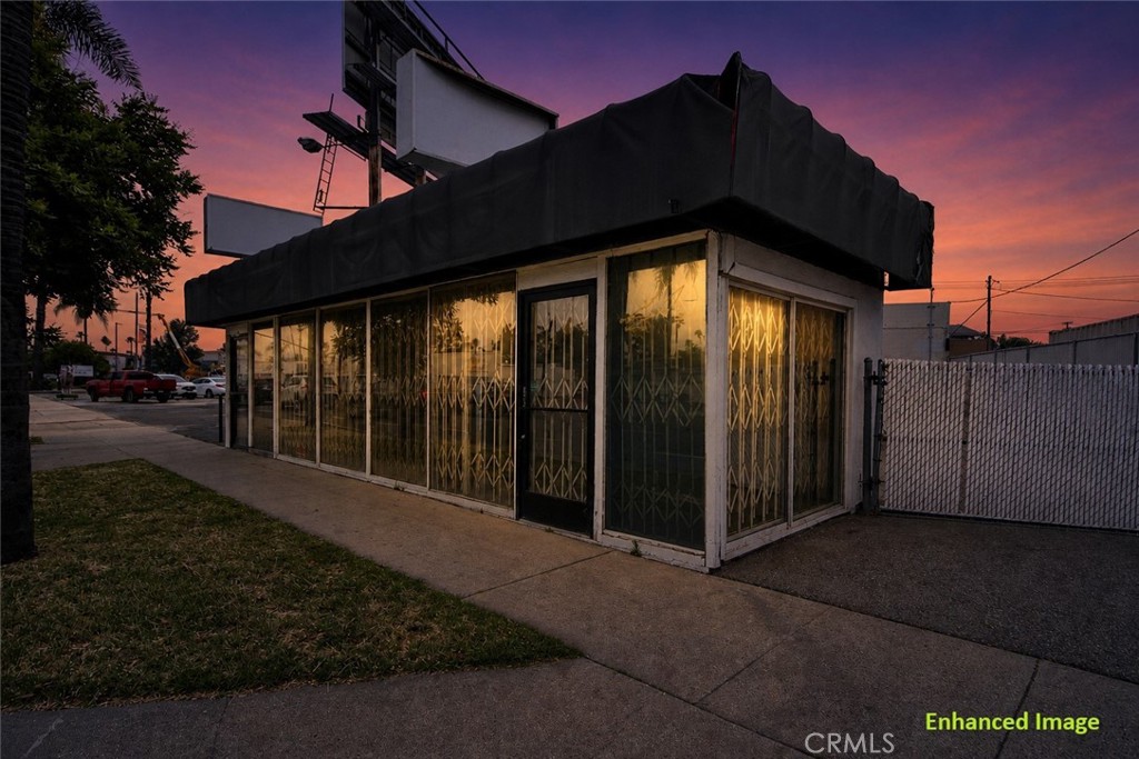 6682 Magnolia Avenue Property Photo 2