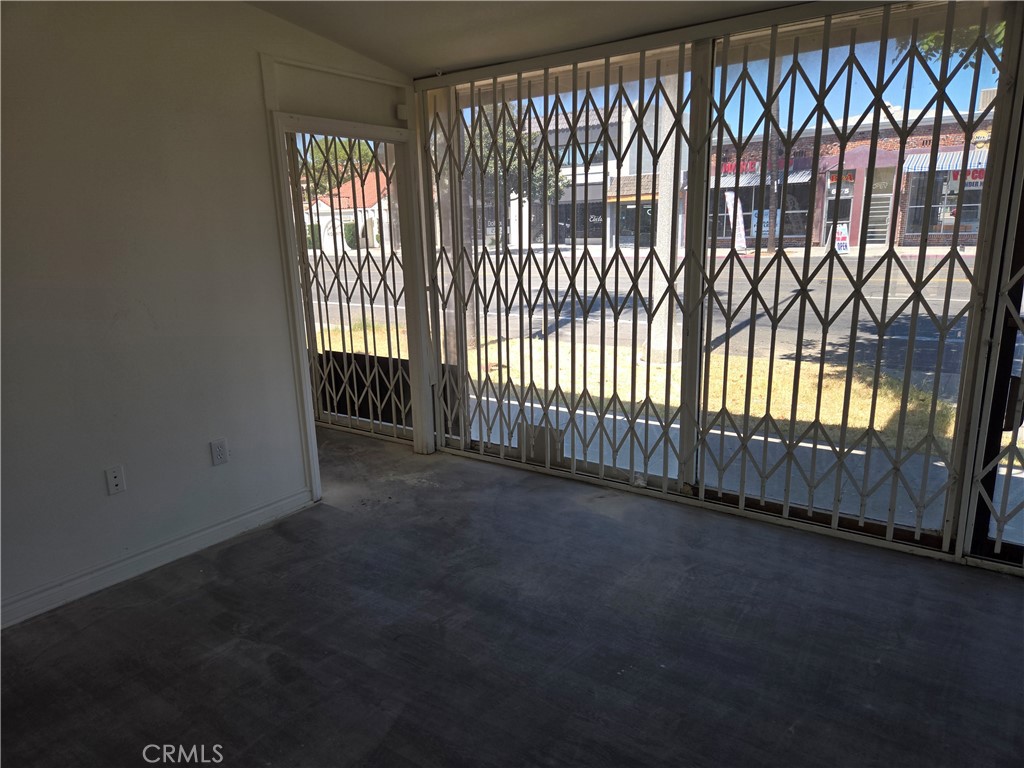6682 Magnolia Avenue Property Photo 9