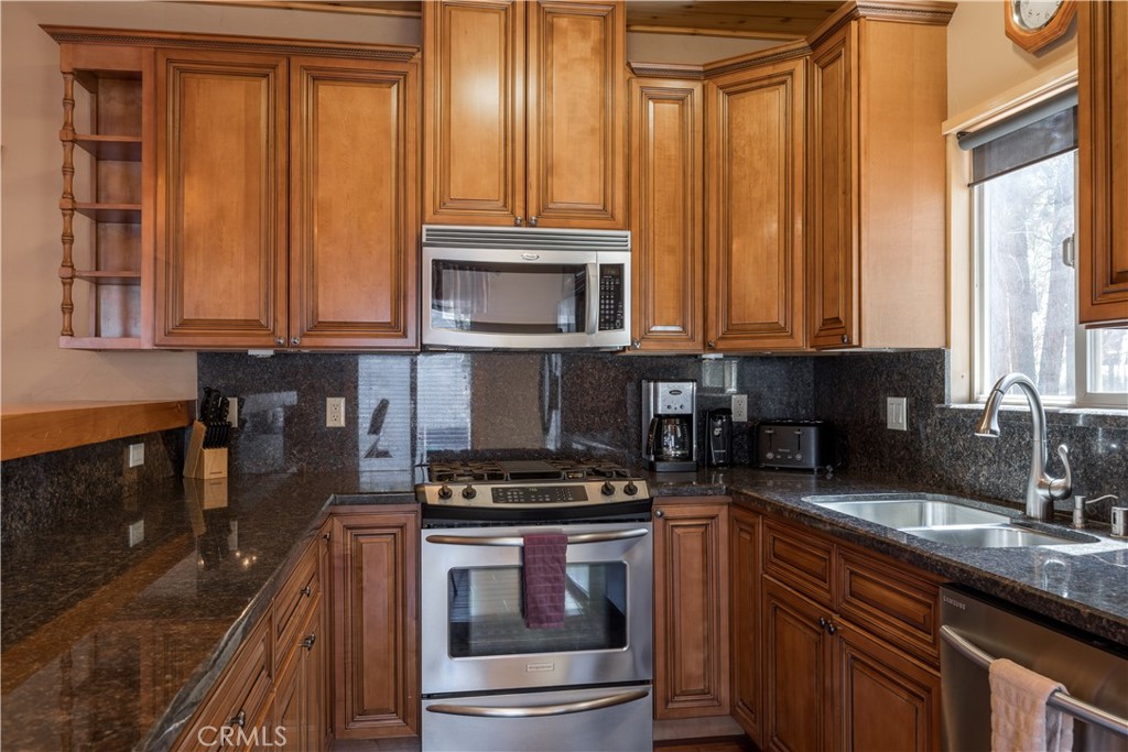 529 Bernhardt Property Photo 14