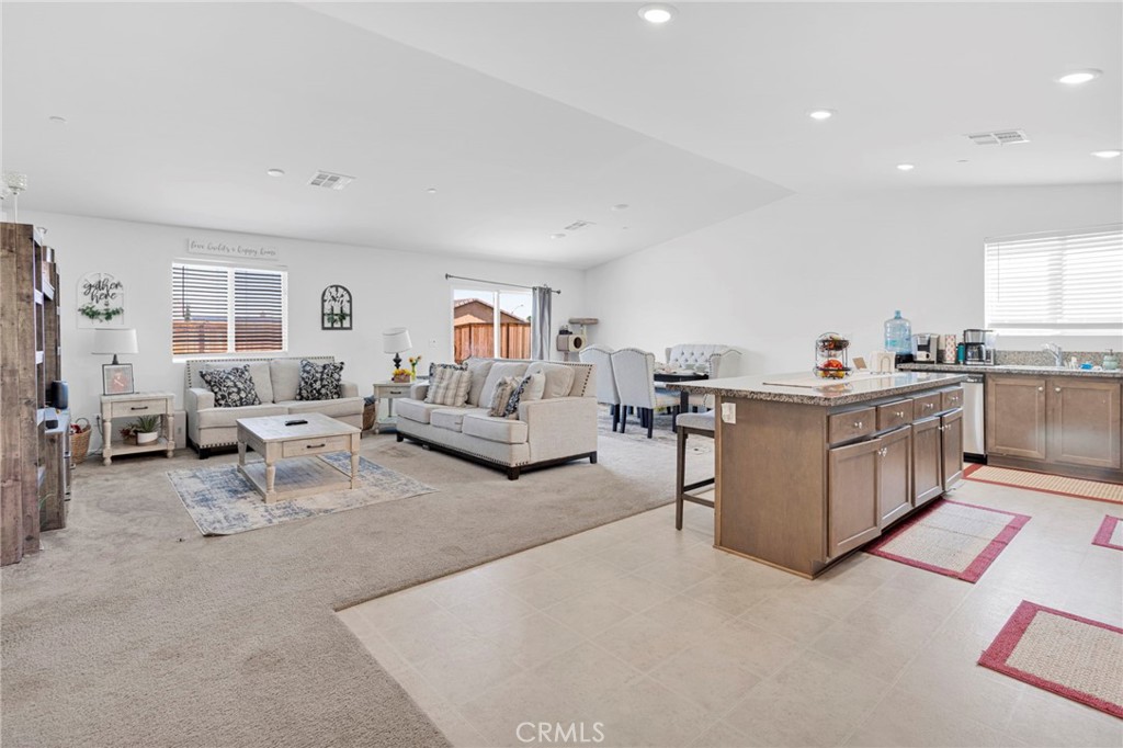 11412 Charlotte Property Photo 6