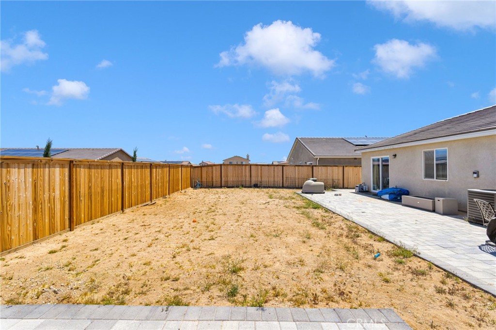 11412 Charlotte Property Photo 22