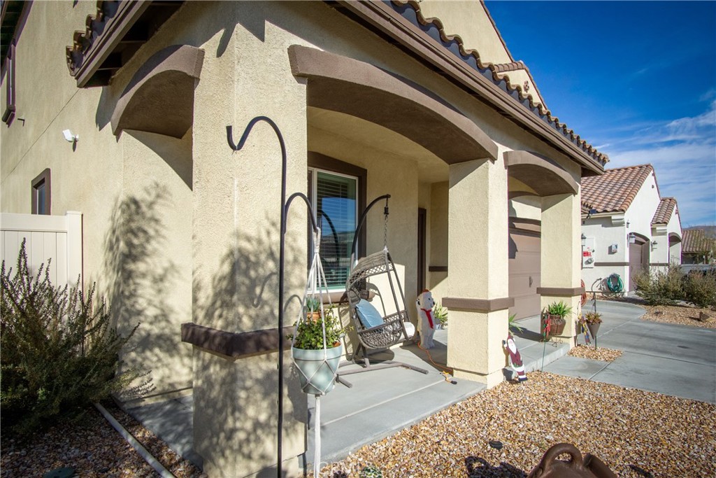 16846 Desert Star Property Photo 4