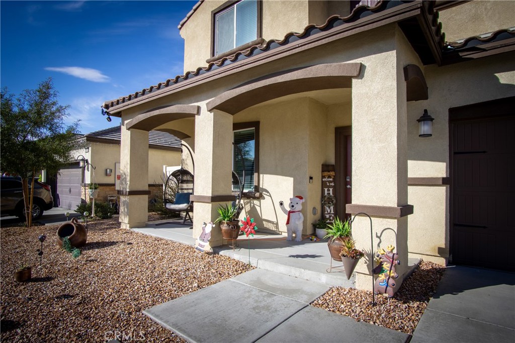 16846 Desert Star Property Photo 5
