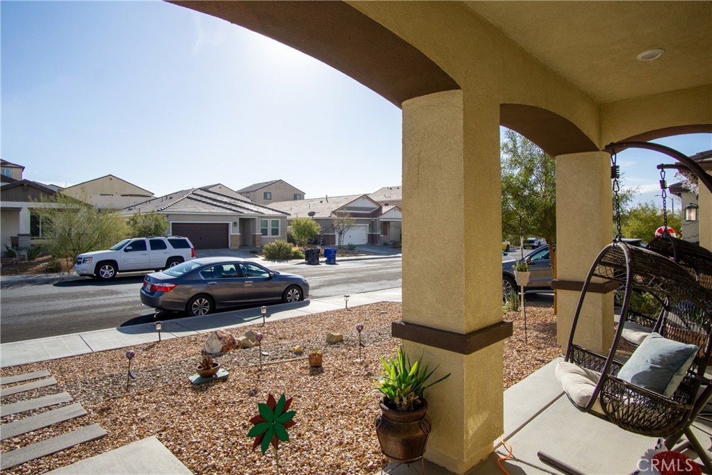 16846 Desert Star Property Photo 6