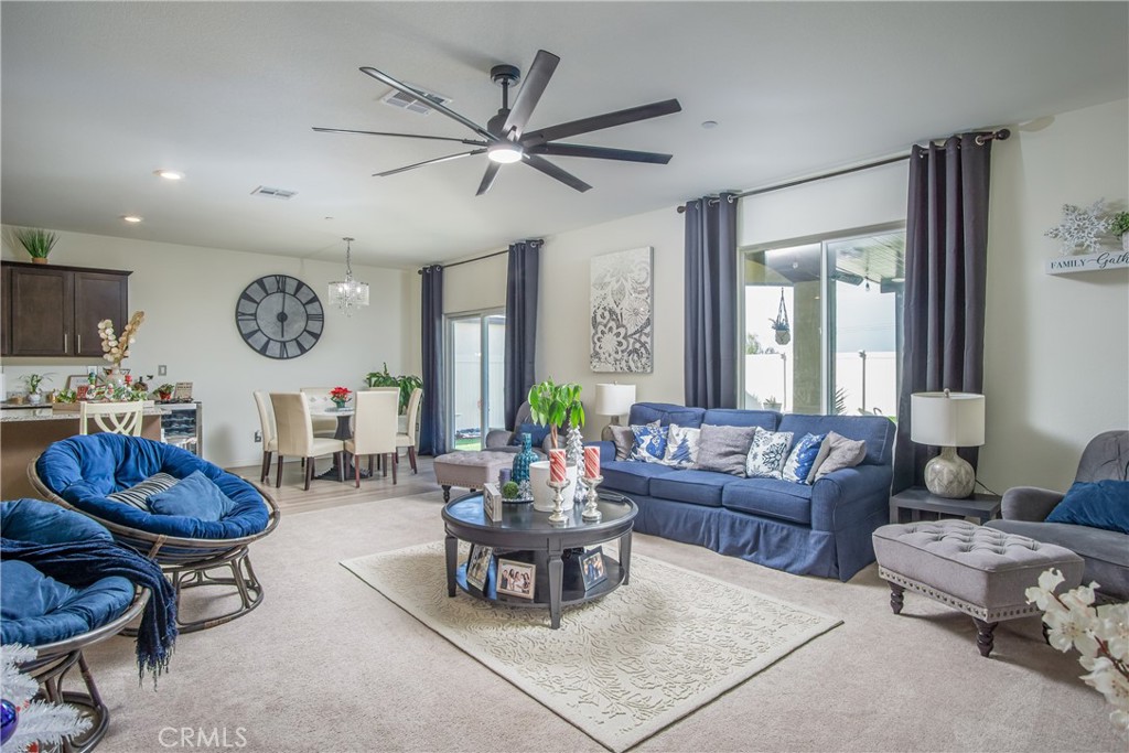 16846 Desert Star Property Photo 14