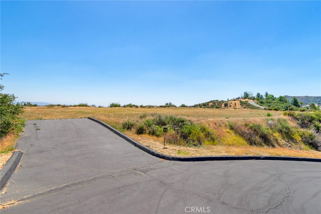 39525 Eastview Court Property Photo 3