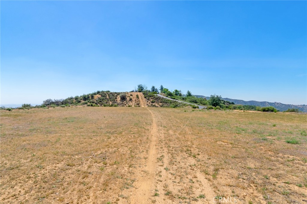 39513 Eastview Property Photo 4