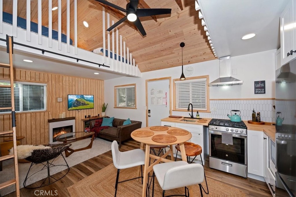669 Knoll Property Photo 14